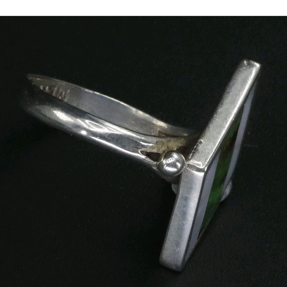 Vintage Sterling Silver White‎ Mother Of PearlSilver and Green Geometric Ring - Picture 3 of 5